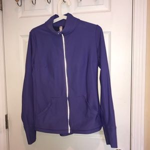 Light running fitted zip up
